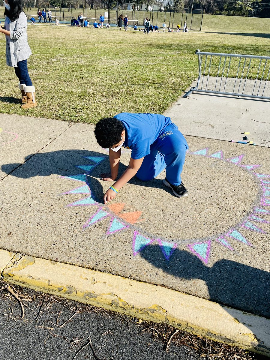 Celebrating #Holi today with chalk art! @countingwithcl1 #Unstoppable <a href="/MsBlacknall/">Courtney Blacknall</a> thanks to the Diversity Club for organizing this activity! <a href="/MrMac_ThePara/">Mr. McManus</a>