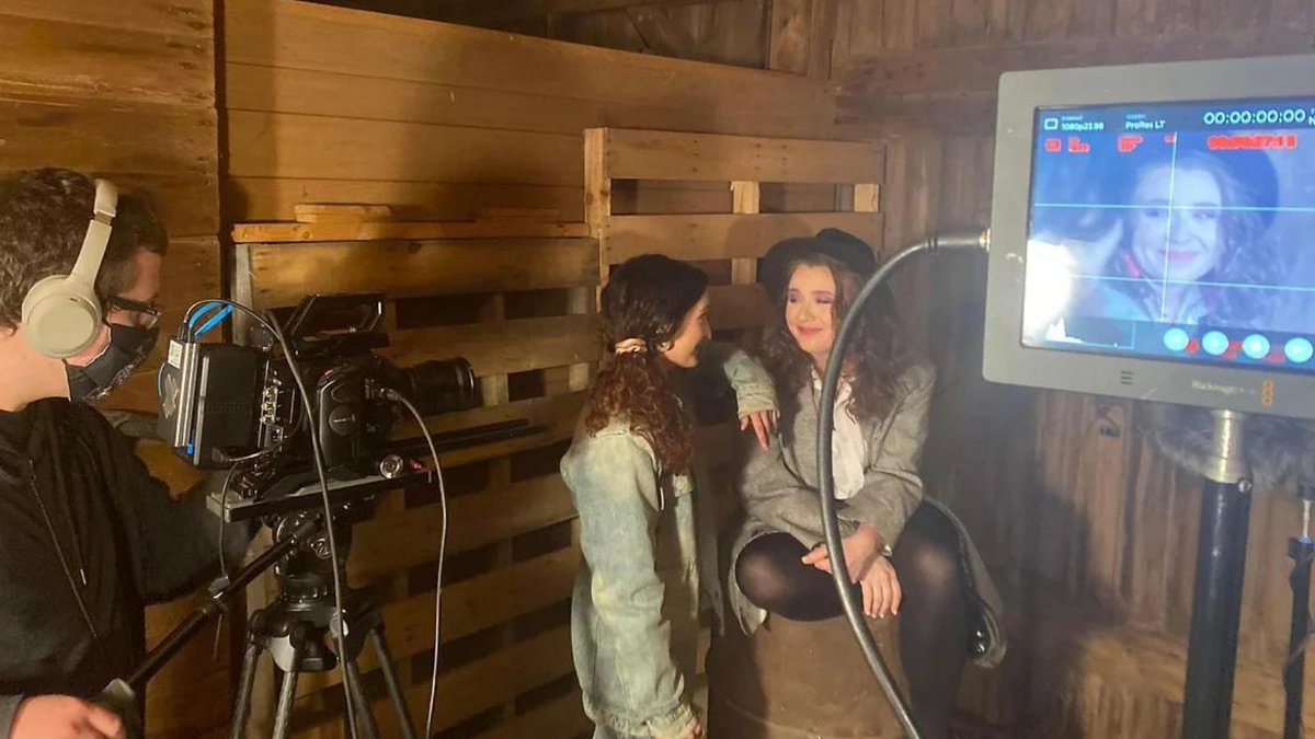 #Trepidity

Trapped in a barn with nowhere to run or hide, five friends must make it until midnight against a demon that roams the earth for souls for its master.

More here: linktr.ee/TFPSupportIndi…