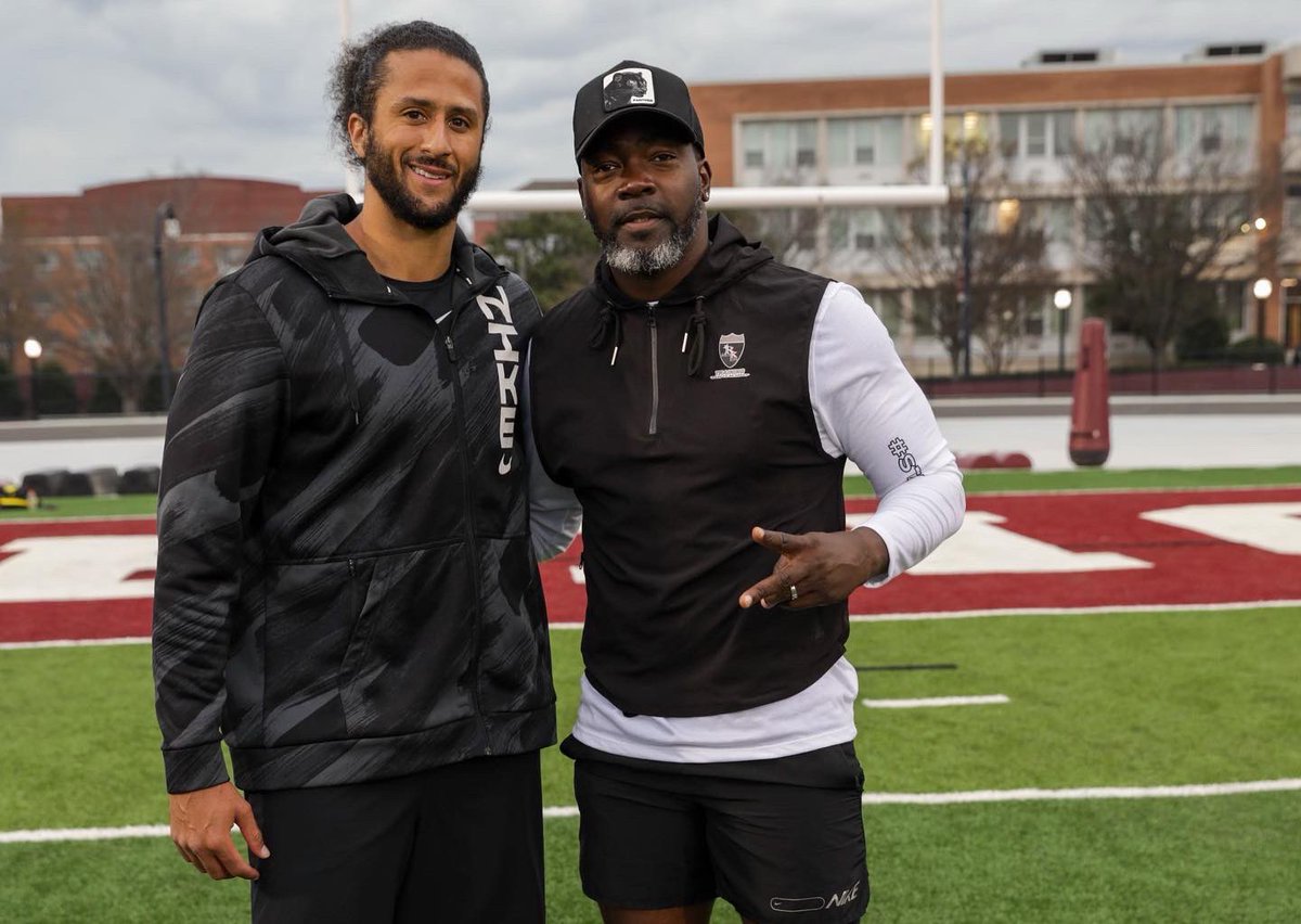 routeking_1's tweet photo. @CollinKapernic1 came to ATL today to get some work with the best QB trainer @QuincyAvery My WRs loved catching passes from him. He has a live arm and is in great shape!! #Qbtakeover #routeking https://t.co/5v84PJM0Sz