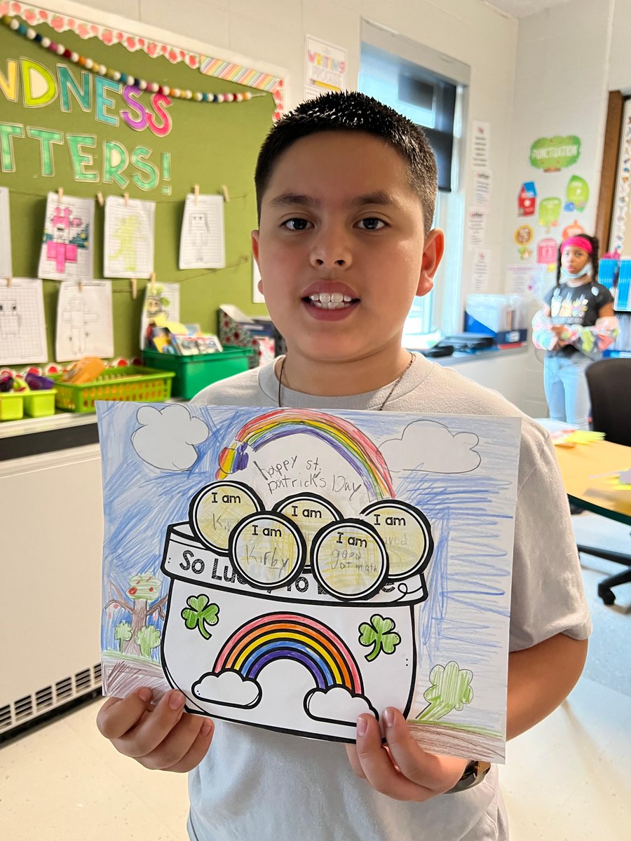 dist126_hg's tweet photo. Ms. Kasprzak's third grade class, feeling lucky!!  #weare126 #hg_126 #hornetstrong @dist126_hg @dist126 https://t.co/ugeY3RxX6y
