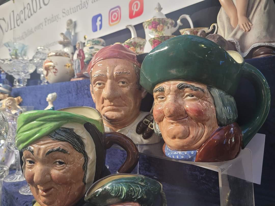 CollectCurios's tweet photo. Some of the characters we have on the Collectable Curios stalls in St George's Market, nothing like a Toby Jug to make you smile and remind you of someone you know!
https://t.co/kBEAjSNzw9
#TobyJug #TobyMug #Curios #Antiques #Trending #Home #PreLoved #StGeorgesMarketBelfast https://t.co/1TcnF1Lb36