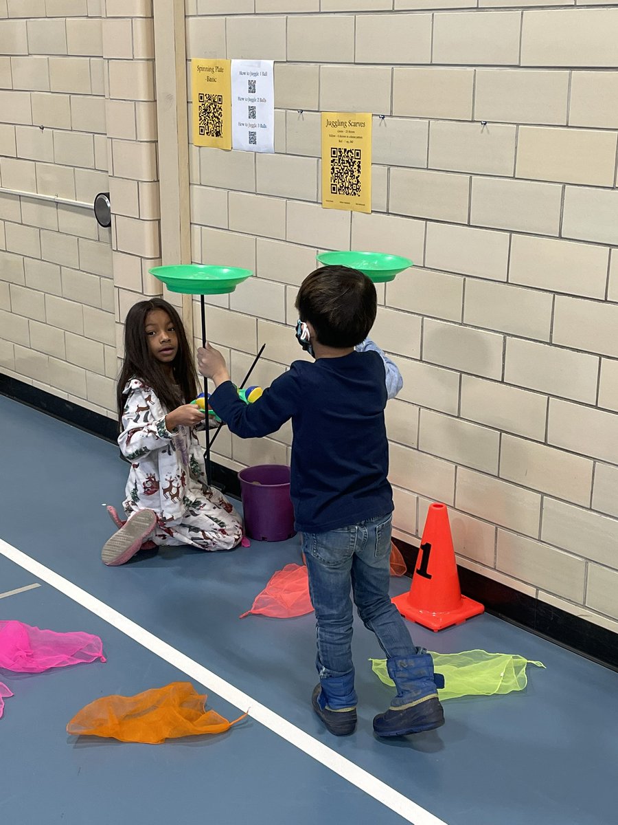 julie_mickschl's tweet photo. Finishing up our juggling unit! Flower sticks, spinning plates, diablos, balls, scarves, GIANT sport stacking buckets and the climbing wall! #daybeforespringbreak https://t.co/B1tyGNEsn7