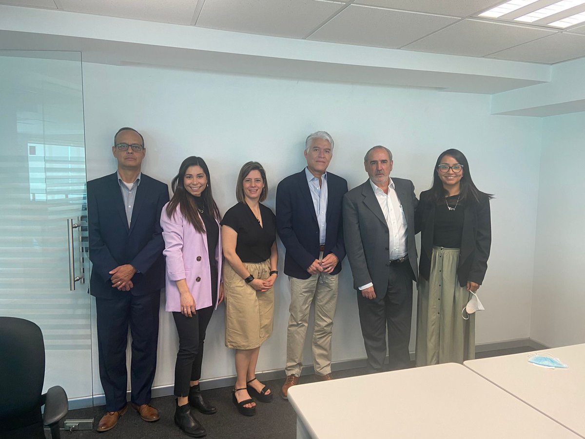 CanChamMx's tweet photo. Por la mañana sostuvimos una reunión con la Agencia Estatal de Energía de Querétaro. @AEEQro
Conversamos sobre el posicionamiento de la Cámara, la labor a través de nuestro Energy Task Force y las sinergias para impulsar el sector
#Energía #EnergyTaskForce #Bajío https://t.co/TEg4FCyduw