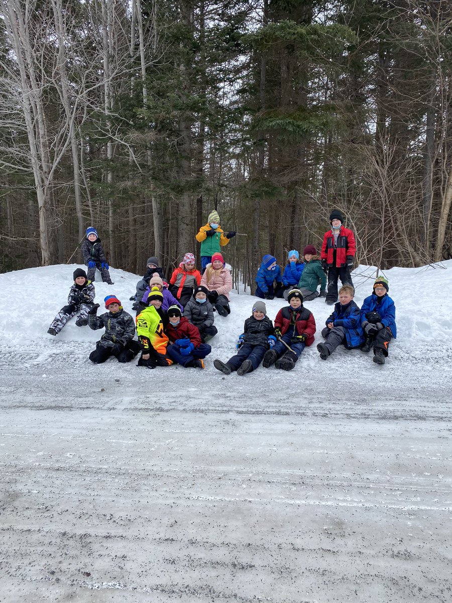 VickiQuinton's tweet photo. Loving the great outdoors classroom with #DartOutdoors @pasadenaelem @schoolsportsnl https://t.co/Xr8z45lc23