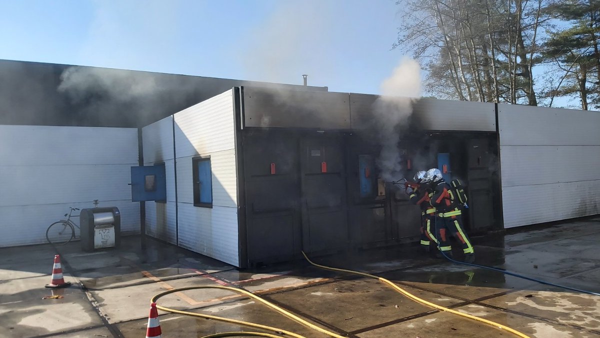 19gilbert84's tweet photo. Oefendag met het CCS-Team, het effectief in zetten van de cobra op het oefencentrum troned in Twente.  #vrhm #brandweerouderkerkaandenijssel #cobracoldcutter #vkb_vrhm https://t.co/YoklM0oN9j
