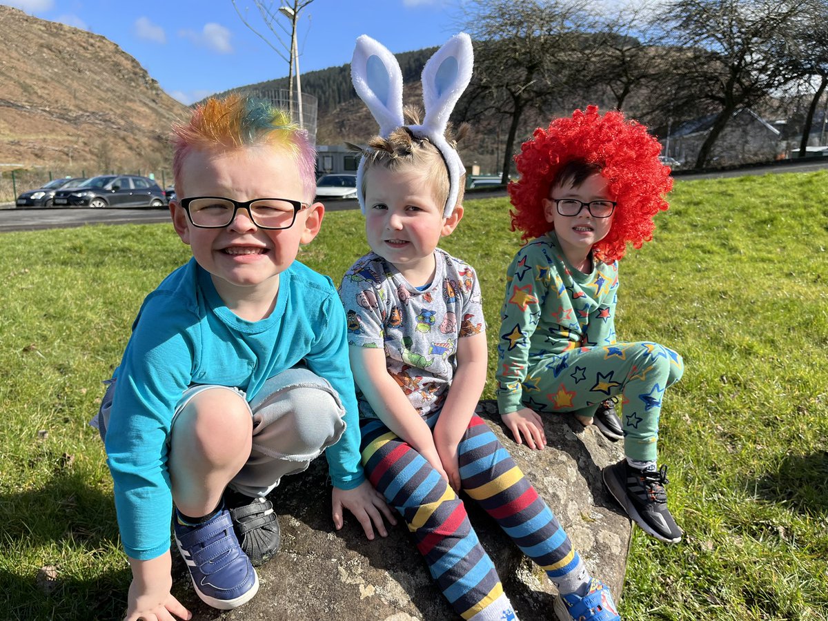 CymerPrimary's tweet photo. We had lots of fun and lots of laughs today raising money for @comicrelief Our school raised a whopping Β£160!! Thank you everyone for your kind donations β€οΈ#RedNoseDay #RedNoseDay2022 #CAPRecY1 #wackyhairwackyclothes https://t.co/iYIadwSr0f