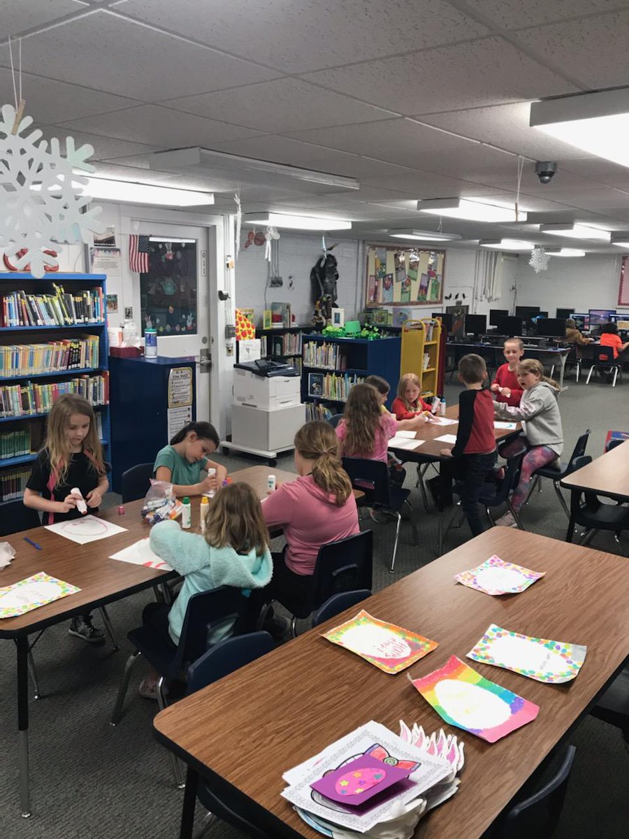 OTimberwolves's tweet photo. OVES students are making Easter artwork to send to soldiers. @OkawValley https://t.co/8pGSoLTwwy