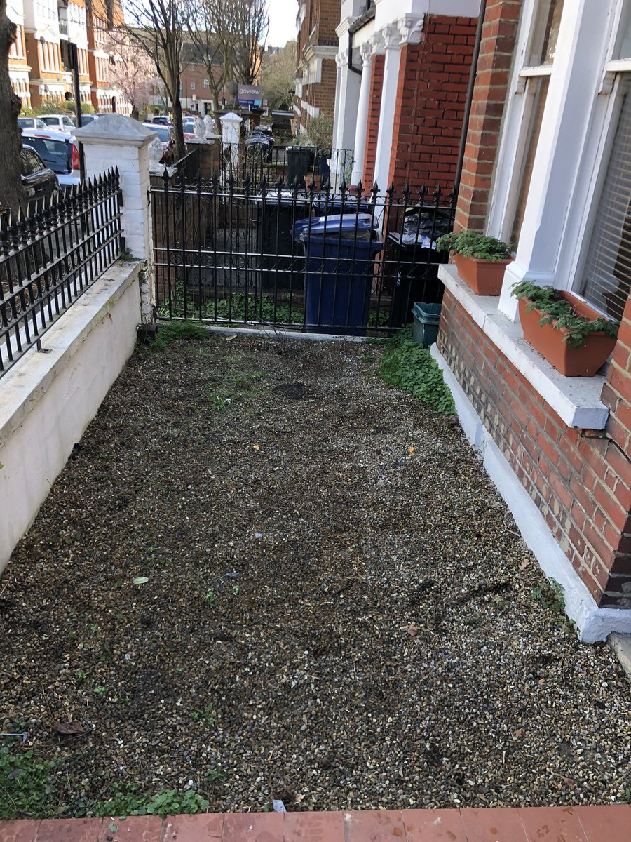 ThamesRubbish's tweet photo. Haven’t posted in such a long time so here is an up to date #beforeandafter pictures of a same day service call from checkAtrade in #London #rubbish #removal https://t.co/deJtWmQtbS