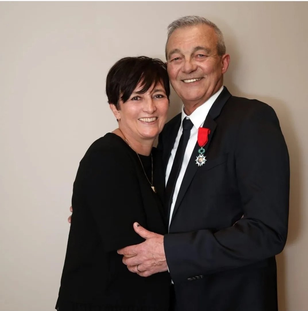 Grégory Lemarchal Forever (@glemarchalfc) on Twitter photo Avec un peu de retard, je vous partage l'évènement de la remise de la Légion d'honneur à Pierre Lemarchal par le Ministre des Solidarités et de la Santé, Olivier Véran. Félicitations à vous et merci pour tout ce que vous faites <a href="/A_GregLemarchal/">A. Grégory Lemarchal</a>. Grégory serait si fier.💫 Avec un peu de retard, je vous partage l'évènement de la remise de la Légion d'honneur à Pierre Lemarchal par le Ministre des Solidarités et de la Santé, Olivier Véran. Félicitations à vous et merci pour tout ce que vous faites <a href="/A_GregLemarchal/">A. Grégory Lemarchal</a>. Grégory serait si fier.💫