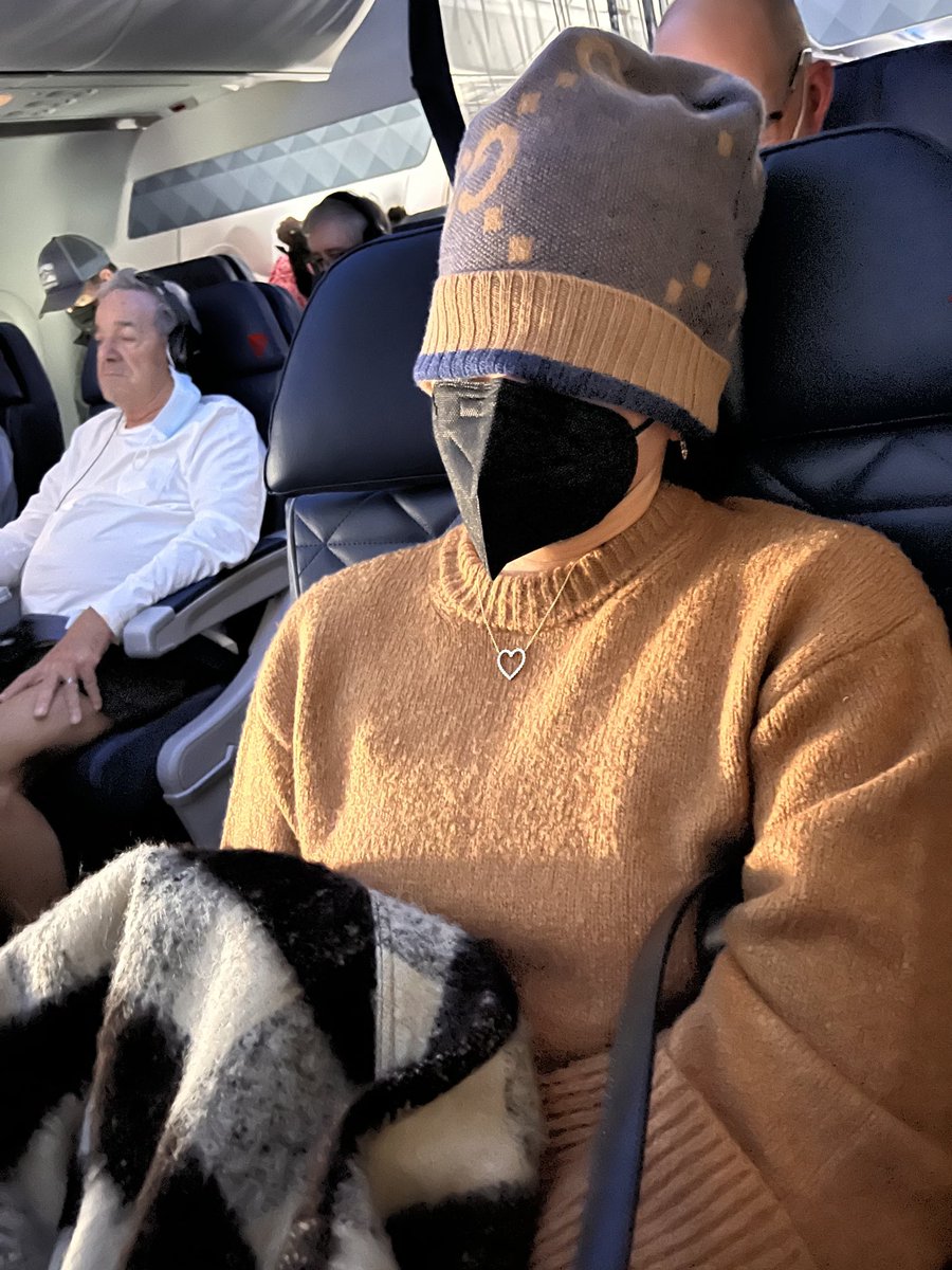 bexmader's tweet photo. Thanks for keeping me company on our flight ⁦@LanaParrilla⁩ 🔥😂 https://t.co/kVLl29ssUc