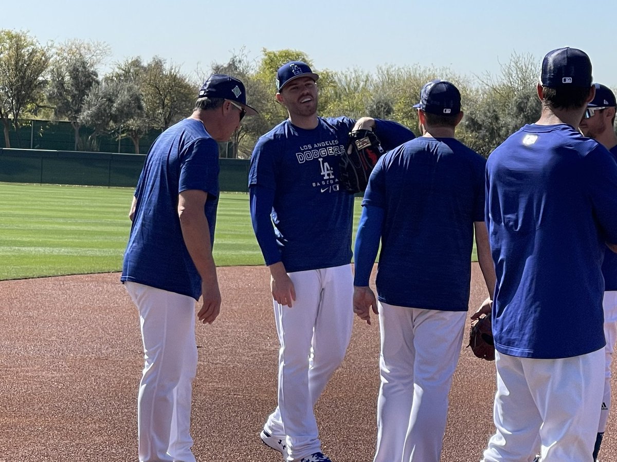 DoyersDave's tweet photo. Everyone looks 100x better in Dodger blue #Dodgers https://t.co/uqDWmoUCEB