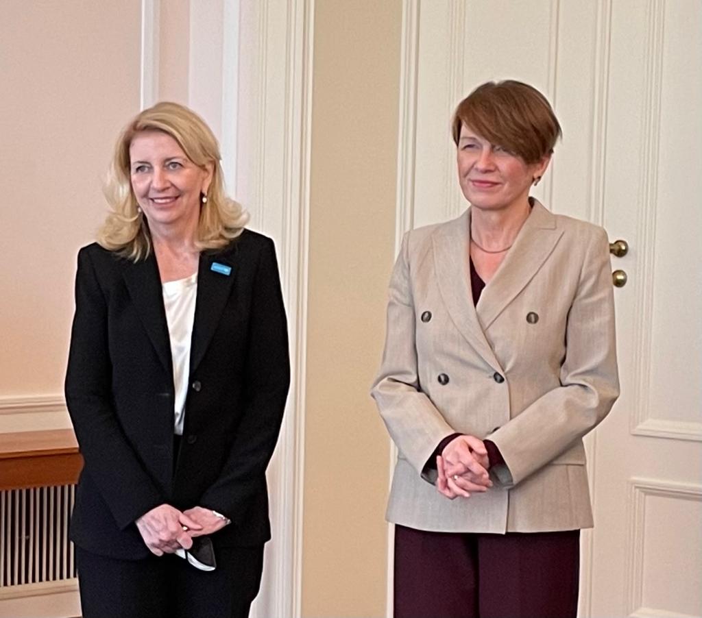 UNICEFgermany's tweet photo. Catherine Russell traf heute in Schloss Bellevue UNICEF-Schirmherrin Elke Büdenbender. Bei ihrem Treffen würdigte @unicefchief das kontinuierliche und leidenschaftliche #Engagement von Elke Büdenbender für Kinder und Jugendliche sowie UNICEF. https://t.co/G6HkRhSFVd