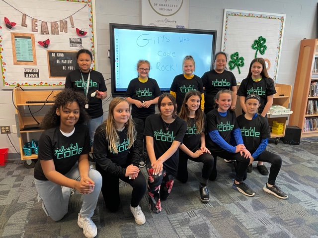 Girls Who Code <a href="/samuelsyellin/">Samuel S. Yellin</a> loving the near gear from <a href="/GirlsWhoCode/">Girls Who Code</a> Thank you so much