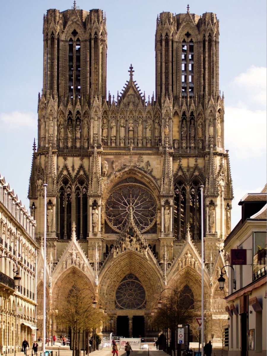 Architectolder's tweet photo. Double Rose of Reims. Just love this cathedral https://t.co/RyC3QmUN0x
