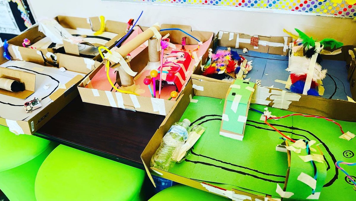 BxPs70's tweet photo. #STEM to The Max @ps70x. Thank you to Ms. Cothia and the STEM team for bringing our new STEM lab to life π¬. Check it out in room 519 π§ͺ https://t.co/8ejfe7UQ8z