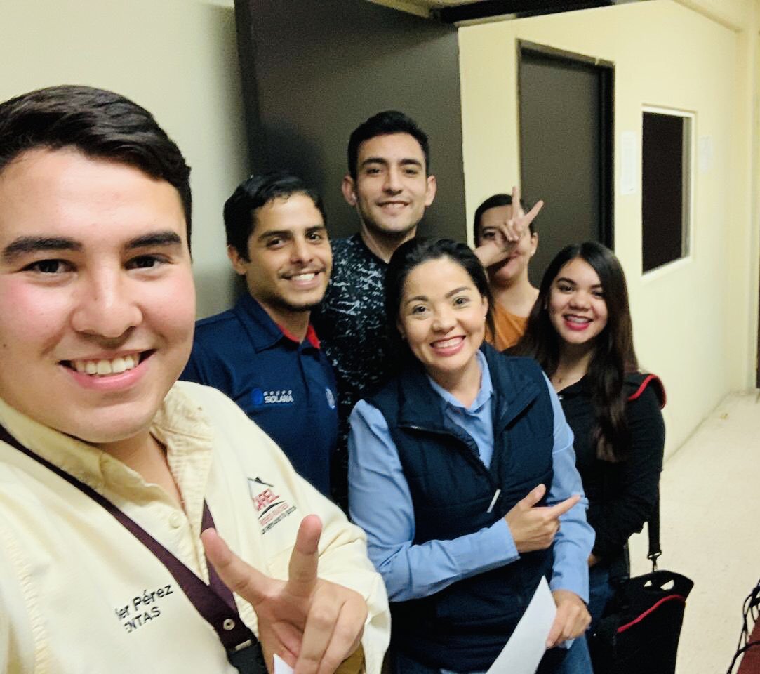 ¡Por fin!
Hoy se tituló, como licenciado en #Administración,  <a href="/Xavierpersance/">Charlie :)</a>
¡Ya faltan menos!

Enhorabuena Charly 🤗
Los mejores deseos en su vida profesional y personal.