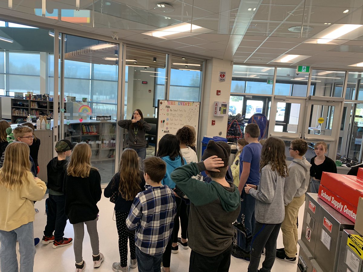 MsCarruthers5s's tweet photo. The first ever @HeritageHills_ Pi competition is about to go down! #testyourmemory #HHEHighlights #eipsteaches https://t.co/7JBOdZa6jN