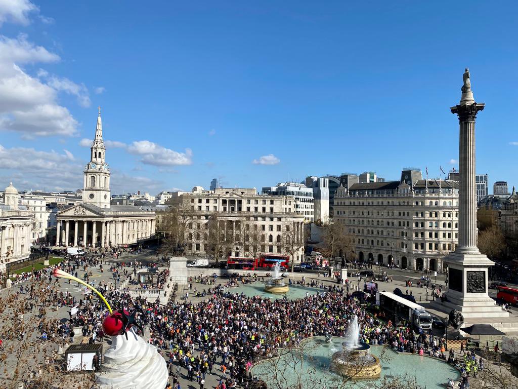 BDA_Deaf's tweet image. What a glorious day! The #BSLBill passed its 3rd reading in the House of Commons unopposed! It now moves on to the House of Lords. A HUGE thank you to all our amazing speakers and to everyone who joined us on Trafalgar Square today for the #BSLRally! Happy #SignLanguageWeek! 👋🏻👋🏻