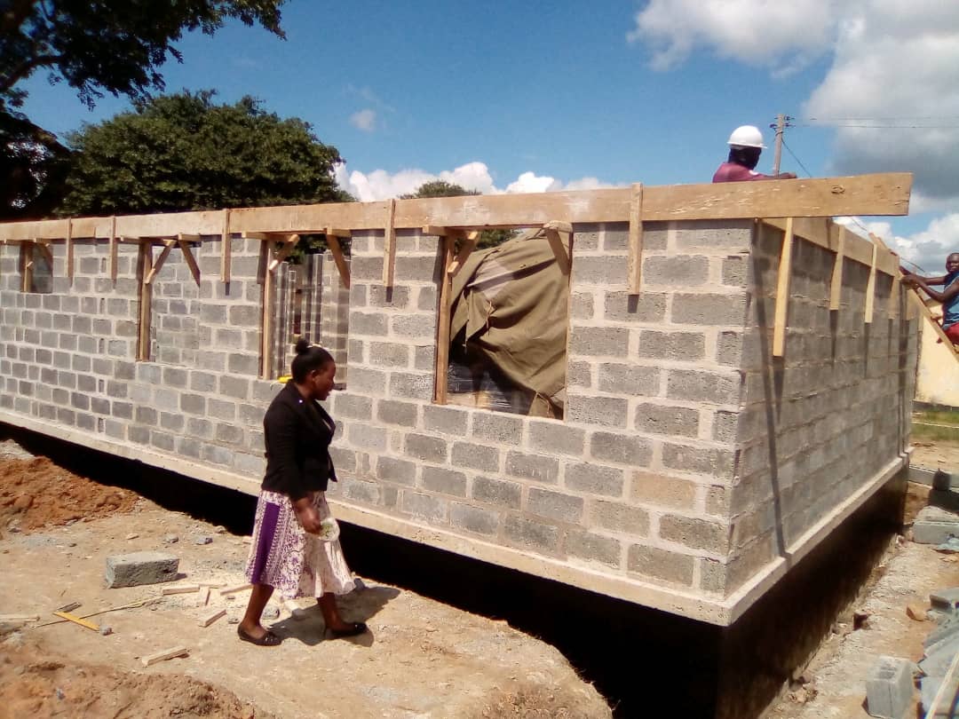 FriendsChitambo's tweet photo. Steady progress continues on building the shelter for the Chitambo oxygen generator and bedding in the electrical connections.  Once done, Zambism company #Mulilogases will install the generator and pipeline.

@ScotGovID @faaZambia @HHichilema @IntDevAlliance @scozap https://t.co/WFuPJB70o5