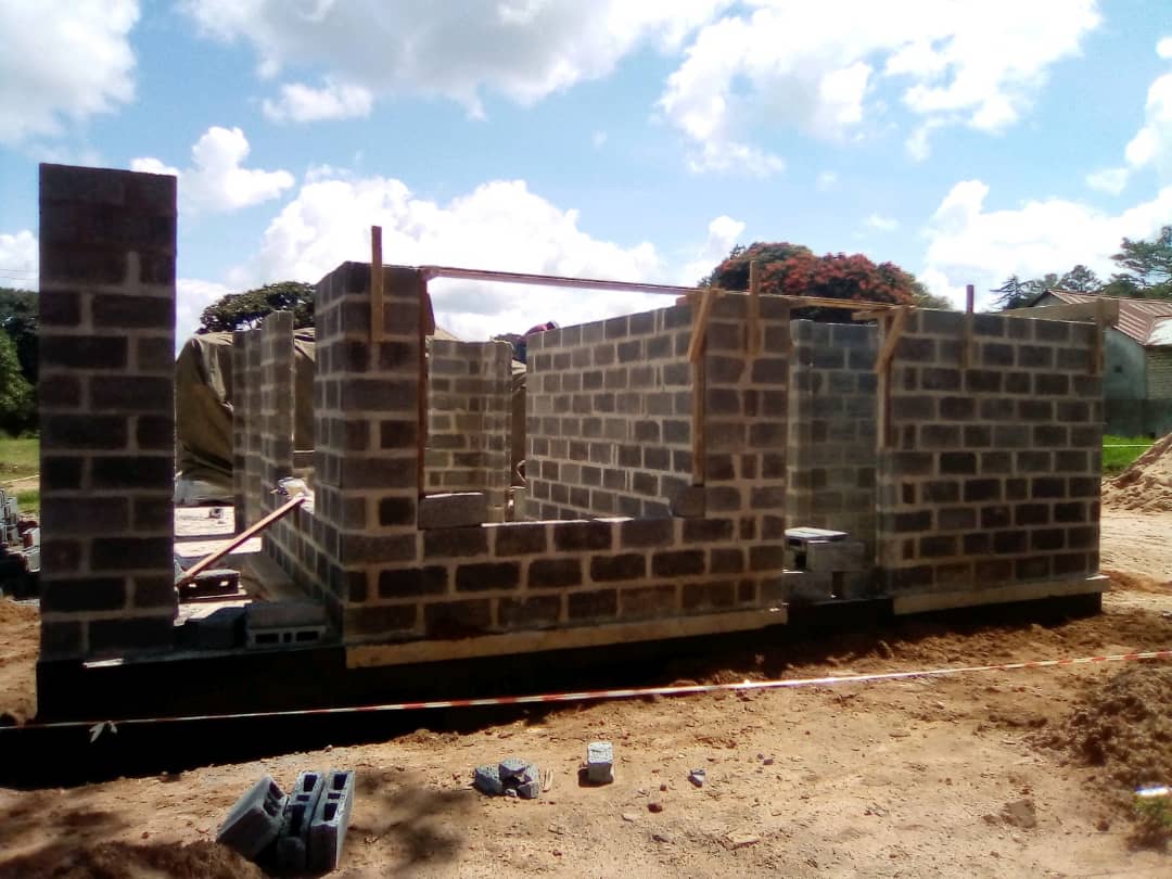 FriendsChitambo's tweet photo. Steady progress continues on building the shelter for the Chitambo oxygen generator and bedding in the electrical connections.  Once done, Zambism company #Mulilogases will install the generator and pipeline.

@ScotGovID @faaZambia @HHichilema @IntDevAlliance @scozap https://t.co/WFuPJB70o5