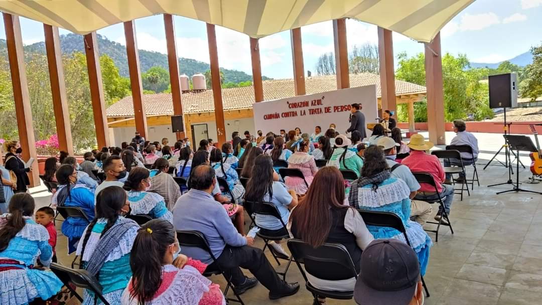 edomex_jovenes's tweet photo. Reconocemos el trabajo del Secretario Jurídico Estatal de esta red,@juanalbertoespi, quien el día de ayer participo en la campaña "Corazón Azul" con el tema "Trata de Personas", en Valle de Bravo
Muchas felicidades y que sigan los éxitos en tu caminar.
#RedMx
#RedEdomex https://t.co/ZQgf40Pcne