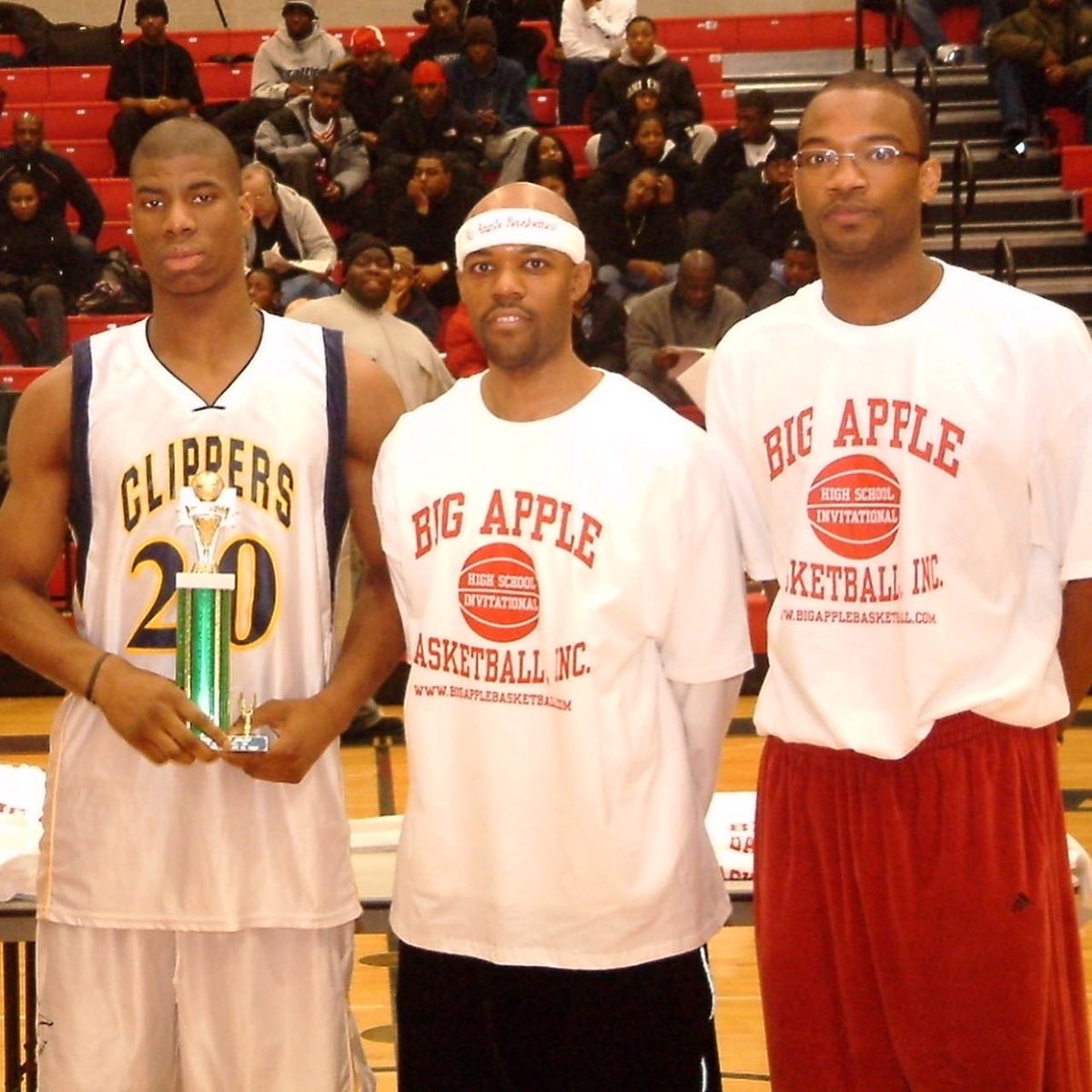 bigapplebball's tweet image. The 1st #BABInvitational in 2004 w/ some memorable faces. Clyde Chapman, @XaverianBB coach @CoachKimani @UConnMBB coach • Shandue McNeill, NY Lightning coach • Former #NBA player Sundiata Gaines • Dwayne Archbold @curtishs_bball coach • Tristan Smith, Amityville MVP #FBF