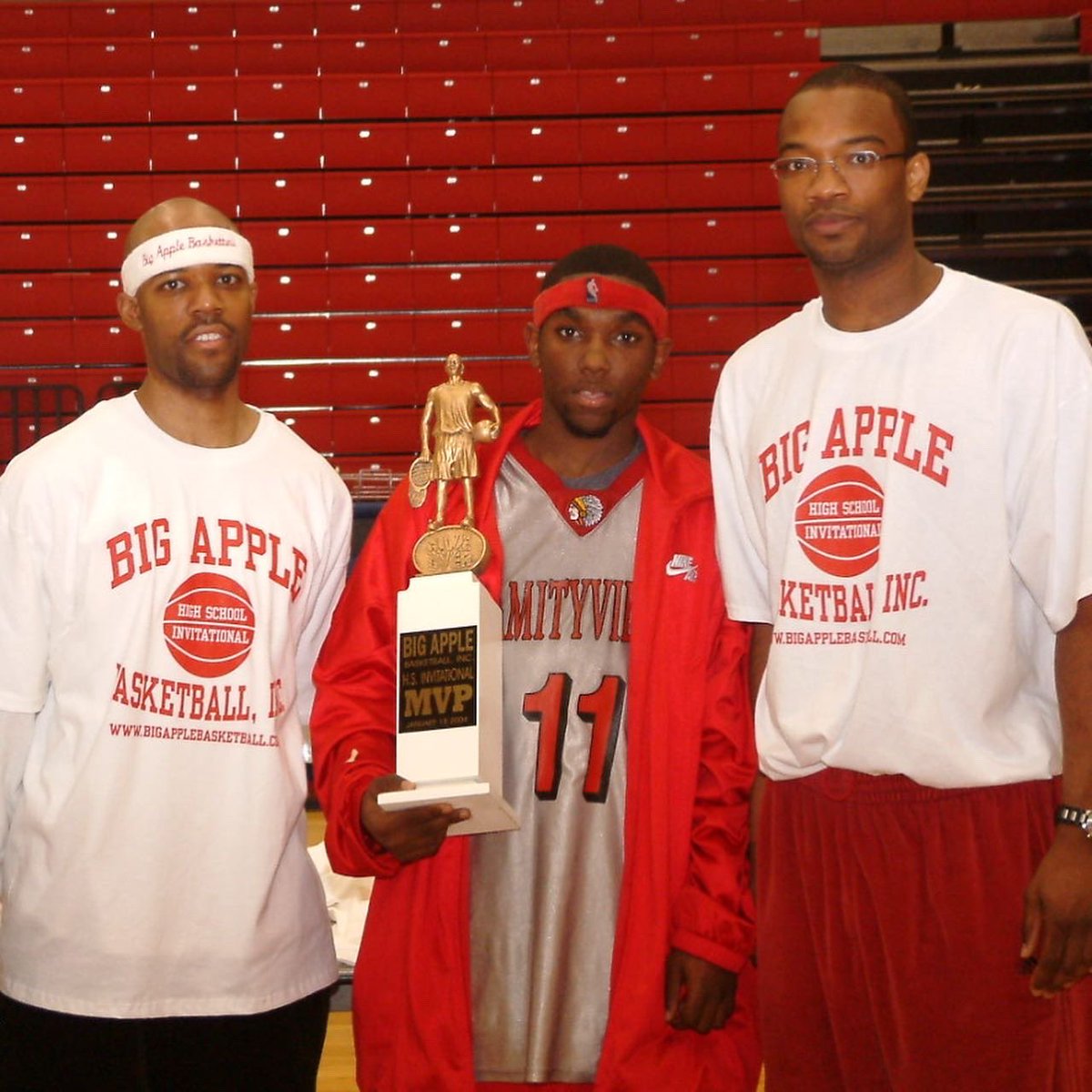 bigapplebball's tweet image. The 1st #BABInvitational in 2004 w/ some memorable faces. Clyde Chapman, @XaverianBB coach @CoachKimani @UConnMBB coach • Shandue McNeill, NY Lightning coach • Former #NBA player Sundiata Gaines • Dwayne Archbold @curtishs_bball coach • Tristan Smith, Amityville MVP #FBF