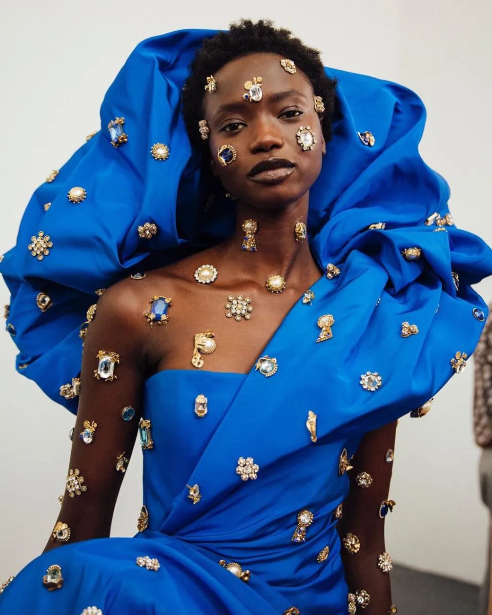 lydyonce's tweet image. BUT CAN THEY PULL #HER OFF???? have to ve a #serialserver i fear