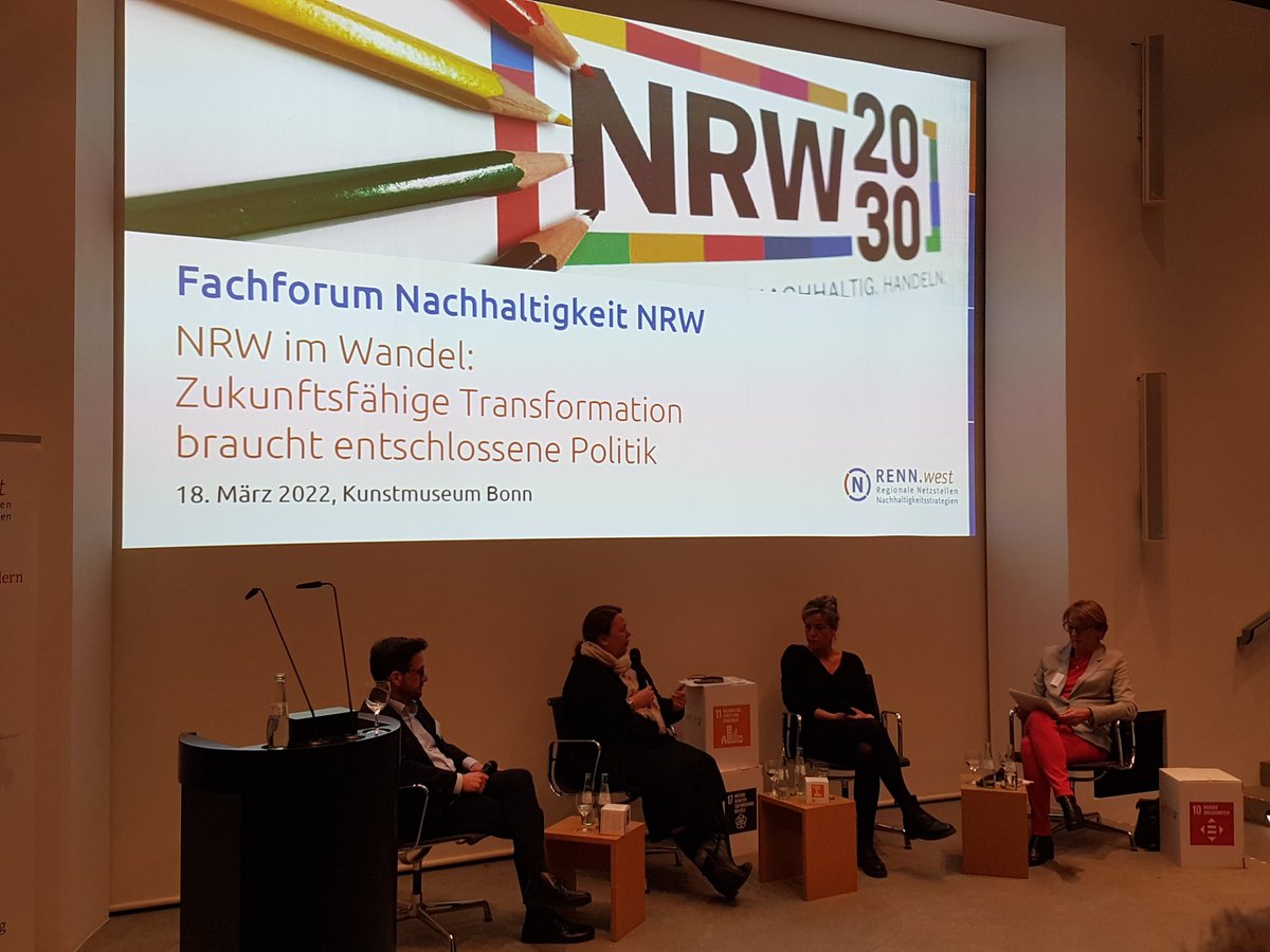 CeliaSokolowsky's tweet photo. #BNE und lebenslanges Lernen sind zentral für das Erreichen der Nachhaltigkeitsziele #SDGs. Wie kann die wichtige Rolle der #Volkshochschule dabei gestärkt werden, @HeinenUlla? https://t.co/RlbW5FgE8H