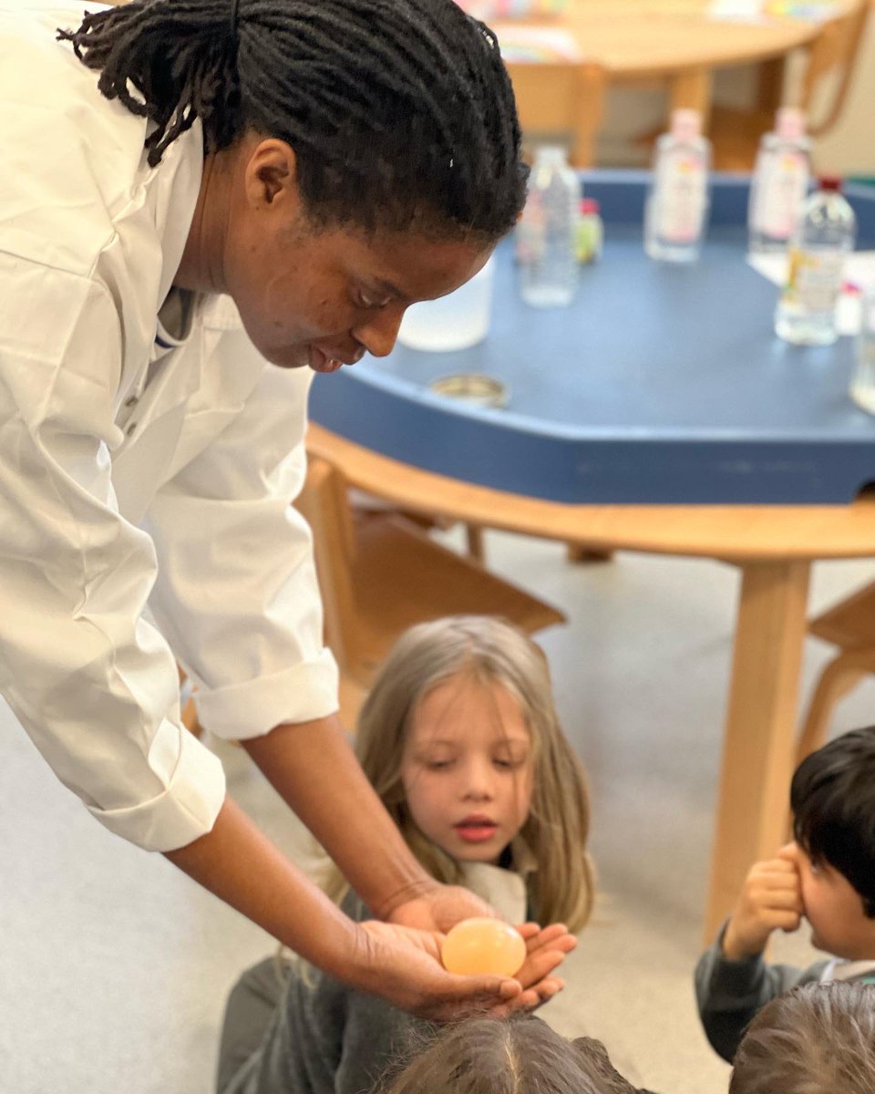 APSofL's tweet photo. This week was science week at Apsol. The teachers turned into real life scientists creating a sense of awe and wonder across the school #science #britishscienceweek2022 #aweandwonder #handsonlearning https://t.co/y62Cs8pxkC