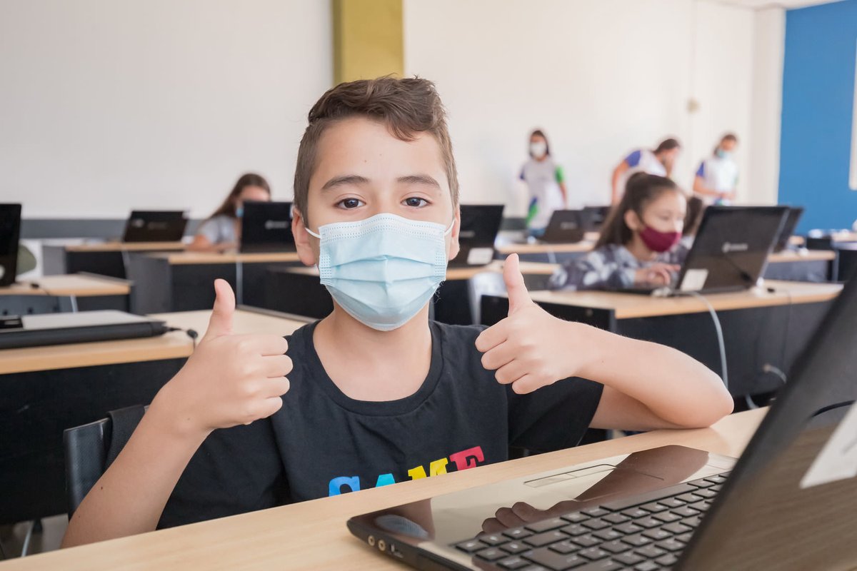 ULPSanLuis's tweet photo. Alumnos rindieron el examen final de Mega y Mini Programadores

💻 Fueron alrededor de 200 chicos del primario y secundario de la provincia de San Luis.

Más Info ➡️ https://t.co/fEWBCiZ9tF 

#MegaProgramadores #MiniProgramadores https://t.co/3555PnveDV
