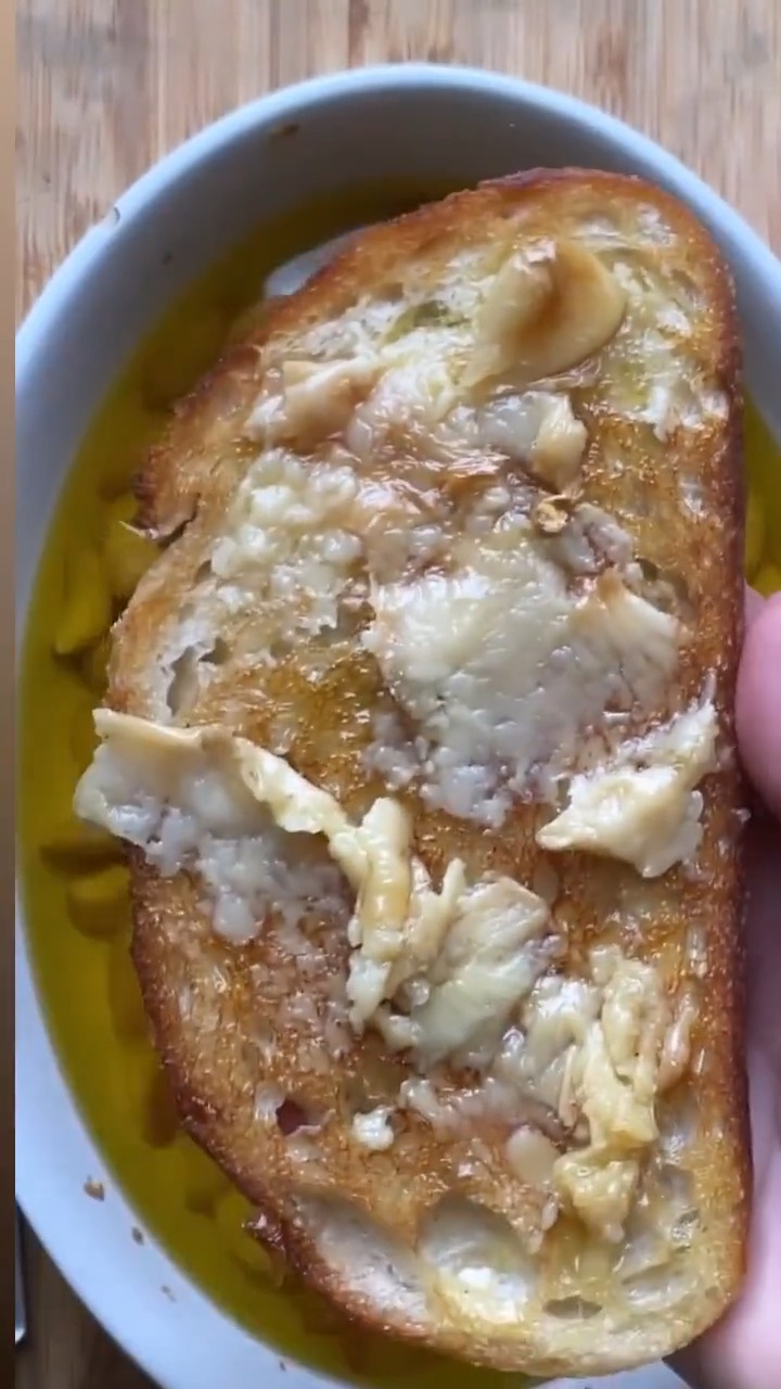 Food Network on Twitter "Roasted. Garlic. On. EVERYTHING. 🧄 Diane Morrisey's big batch method