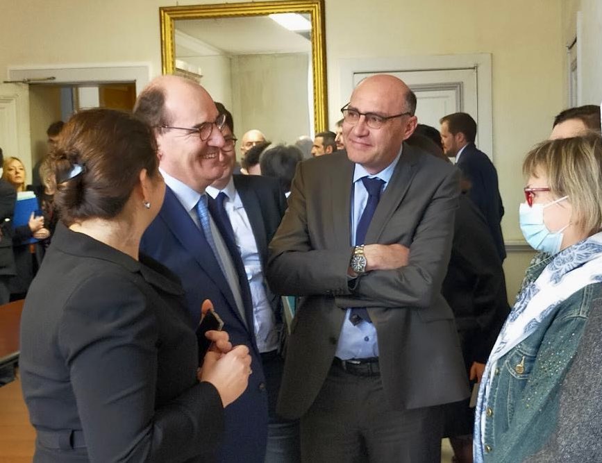 ProcureurAmiens's tweet photo. 1/2 - Accueil hier de M. le Premier ministre et de M. le Garde des sceaux au tribunal d’Amiens. Un échange direct et concret avec les magistrats et greffiers, et avec les contractuels recrutés fin 2020. https://t.co/wK449jnEpz