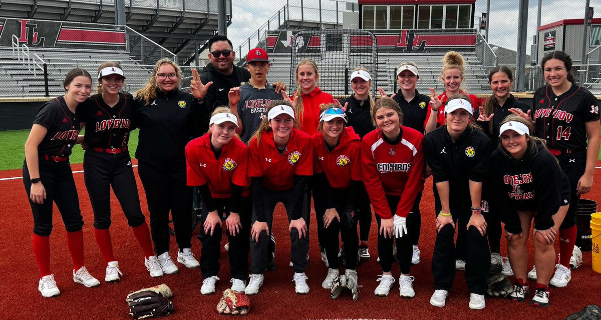 Great Fun PreGame Hitting with our GOOD LUCK CHARM &amp; LOJO’s #1 Fan Reagan Jackson! THANKS FOR YOUR SUPPORT BUDDY! Roll Pards! #OneLOVEJOY #oneFAMILY <a href="/coach__puckett/">Coach Puckett🌵</a> <a href="/Coach_Francis99/">Kevin Francis</a> <a href="/SoftballLovejoy/">Lovejoy Leopard Softball</a>