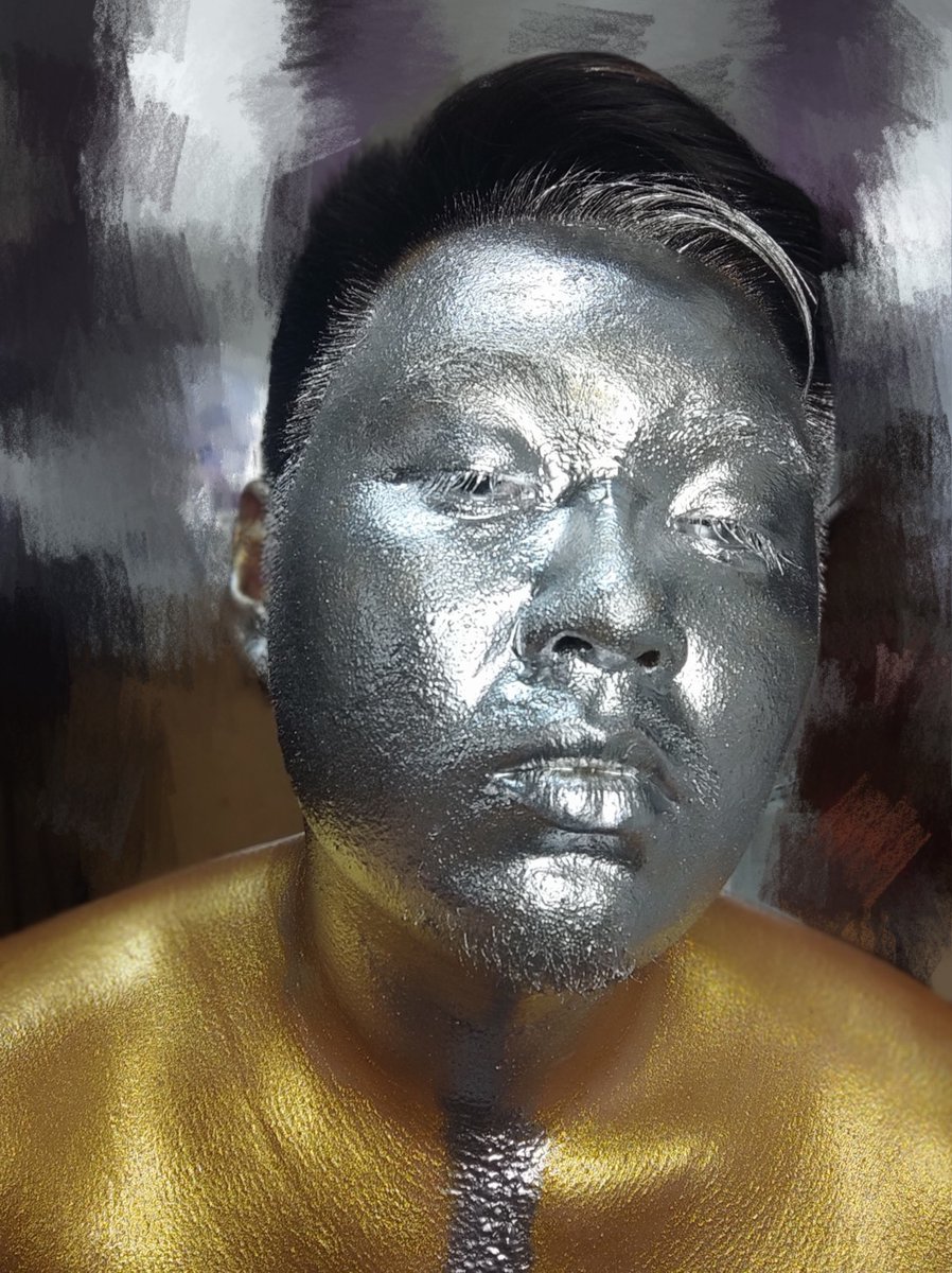 silverwufff's tweet photo. silver &amp; gold https://t.co/CGXiWUxrVr