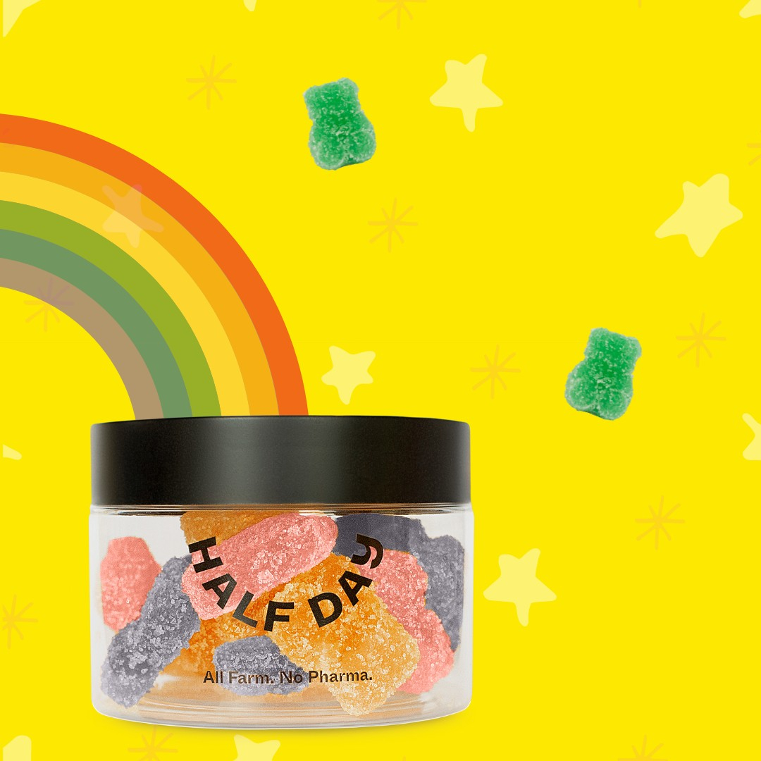 halfdaycbd's tweet photo. 🙌 WIN a YEAR of FREE Gummies, just for making a purchase at https://t.co/Elni7g7MWO 🙌 

Might we suggest our newly released spring flavor pack? With strawberry-rhubarb, grapefruit and blackberry in our original full-spectrum formula, you'll be feeling lucky in no time 😊

🔗 in https://t.co/Ixt9NWkuDi