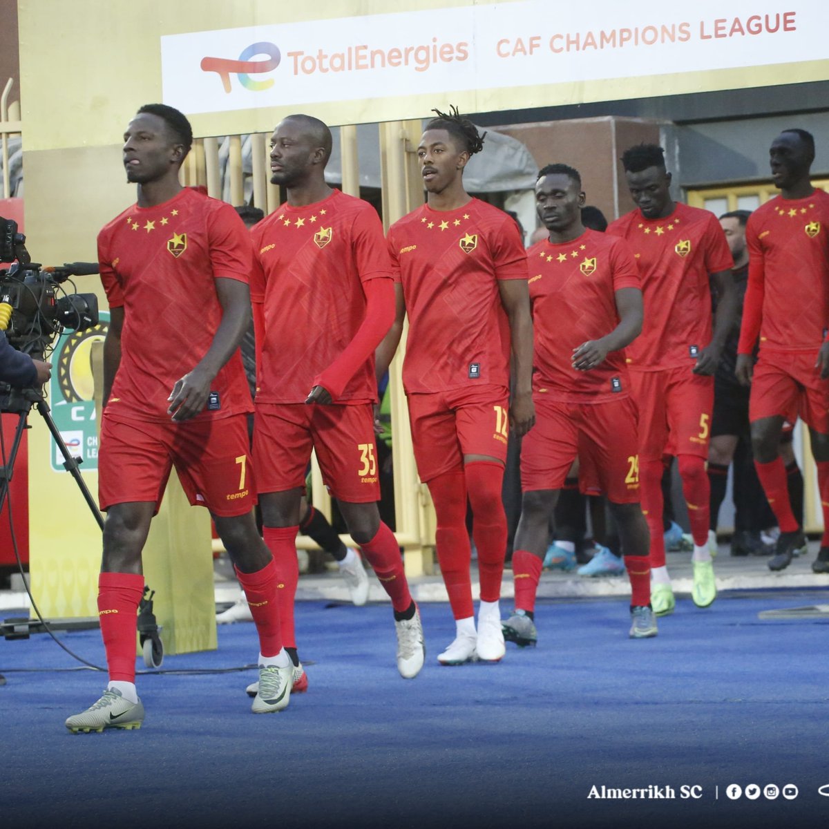 SUDANSPORT56's tweet photo. #المريخ_السودانى يخسر من #الأهلي_المصرى بثلاثة أهداف مقابل هدف في الجولة 5 من دور المجموعات لدوري أبطال افريقيا وبهذه النتيجة يتجمد رصيد المريخ في 4 نقاط 

#دوري_أبطال_أفريقيا https://t.co/MZ1Uho0G7P