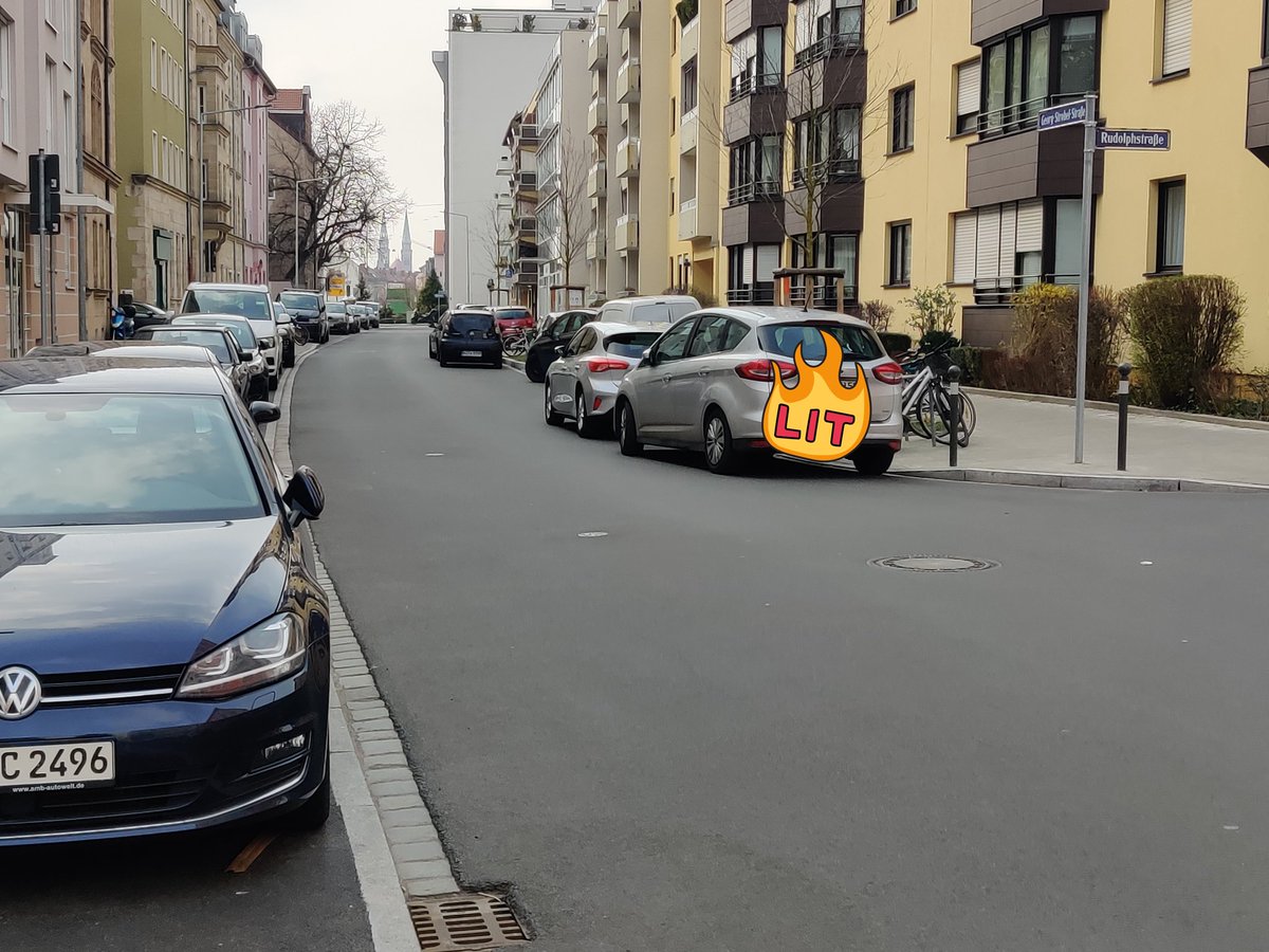falschgeparkt's tweet photo. Wir brauchen mehr Autos https://t.co/aIOaCzttLI