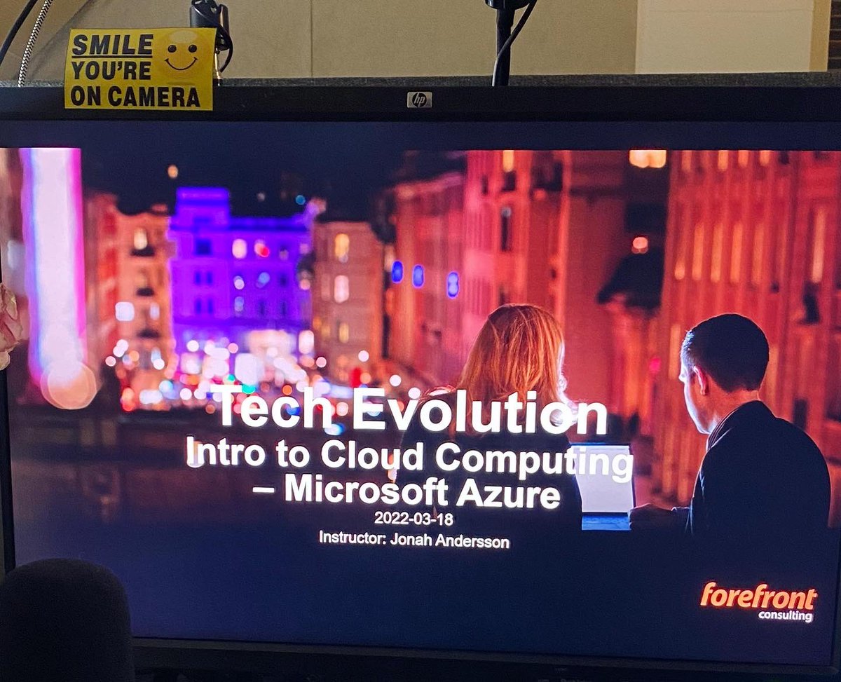 cjkodare's tweet photo. I spent half of my Friday as an Azure Tech Trainer teaching Intro to Cloud - Microsoft @Azure to my Tech Evolution colleagues at Forefront!
#introtocloud #microsoftazure #techevolution #traineeprogram https://t.co/UI4Vj077mN