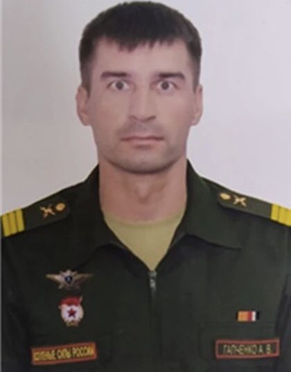 PLuWex's tweet photo. ..При сопровождении колонны группа Алексея ГАПЧЕНКО обнаружила тщательно подготовленную и замаскированную засаду противника. В завязавшемся бою он лично уничтожил 10 националистов. Также нашими бойцами были взяты в плен 13 нацистов, которые в ходе допроса дали важные сведения https://t.co/RXbPYOjJrU