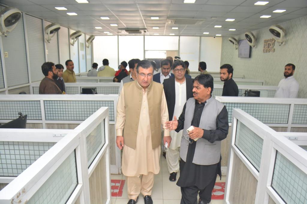 SenatorAyub's tweet photo. Visited Protectorate Office, Bureau of Emigration &amp; Overseas Employment, at Karachi to witness the facilities being provided to our common people. Our job is to make procedures easy for the people and support them in every possible way. https://t.co/8SFiQlVTIC