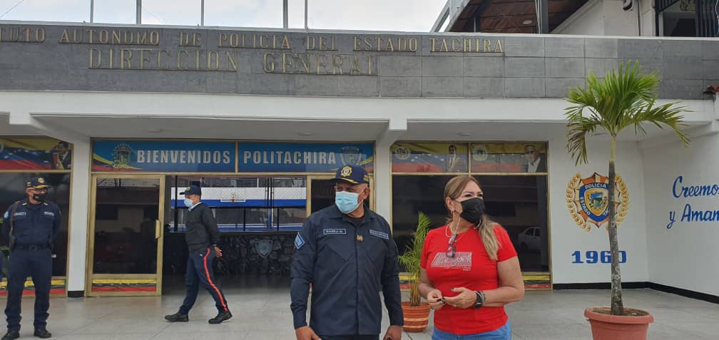 NellyverLugo's tweet photo. 1/5 #18Mar || Despliegue de la Comisión Permanente de Política, Justicia, Seguridad Ciudadana, Derechos Humanos y Frontera en la sede de la Policía del Táchira.
@PoliciaTachira 
@TachiraCLET https://t.co/cCWtRfJYQt