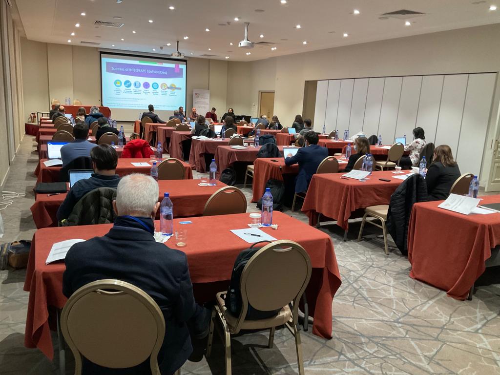 CITAAragon's tweet image. Jerome Grimplet, investigador del Departamento de Ciencia Vegetal, participa en una de las mesas redondas de  @I17111  @COSTprogramme
 #integrape