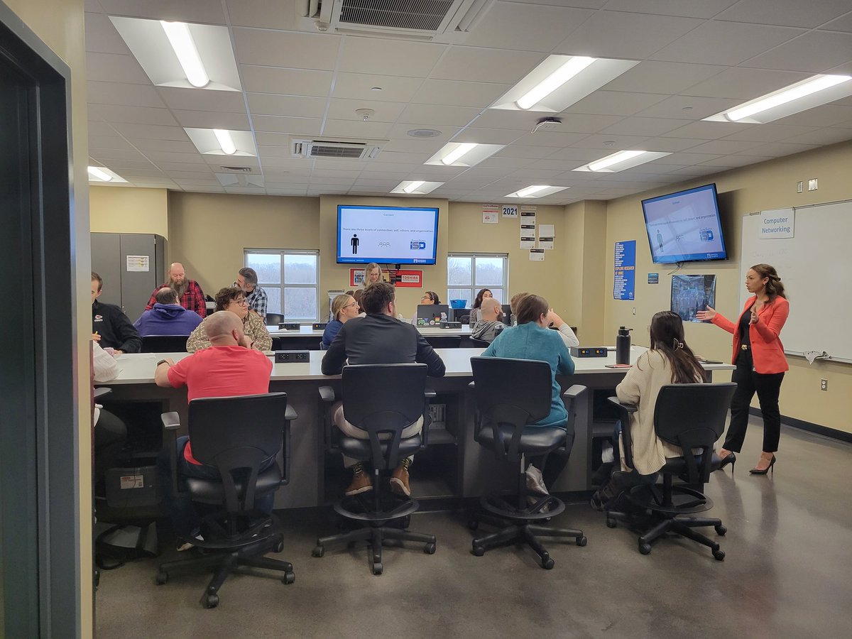 DeniseTextor's tweet photo. More pics of great choice PD at the ISD Secondary Summit. @mromero0717 @cristinnowak #isdstrong https://t.co/v5546jfYJA