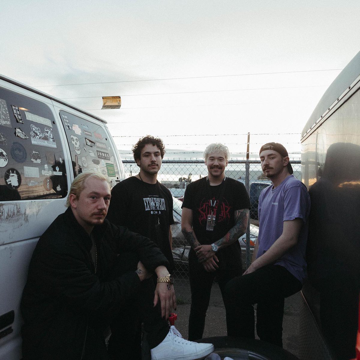 Distinguisher tweet media