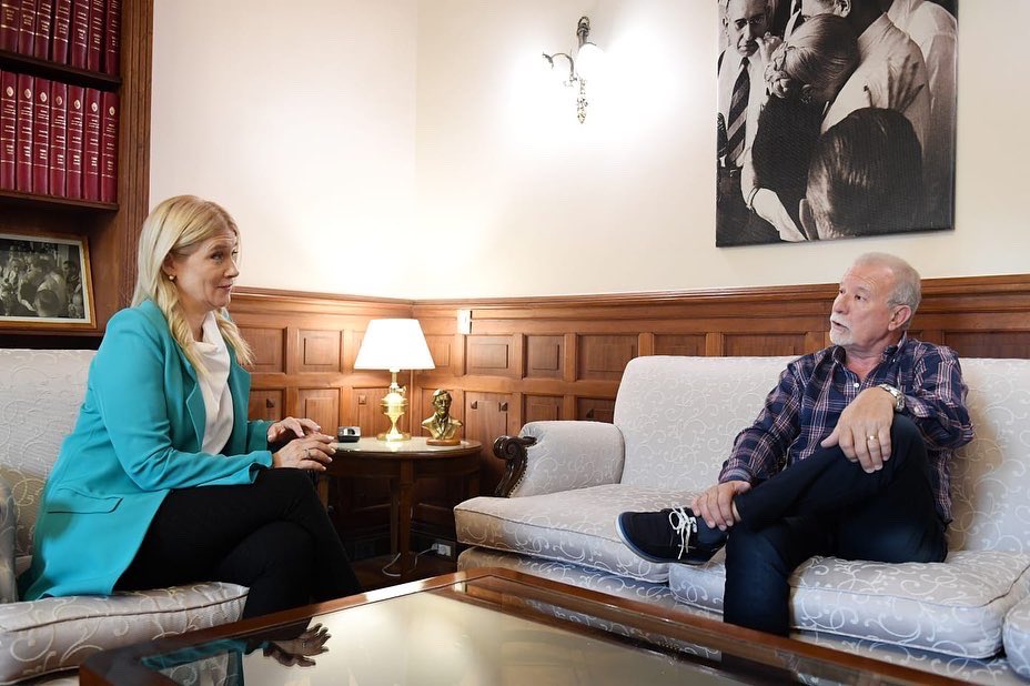 magariovero's tweet photo. 🤝Con @omarplaini53 nos une el compromiso de trabajar para mejorar la situación de las y los bonaerenses. Hoy, nos reunimos con el objetivo de seguir luchando por la recuperación de puestos de trabajo y del salario de las y los trabajadores.

#ProvinciaEnMarcha https://t.co/2sjapRC60E
