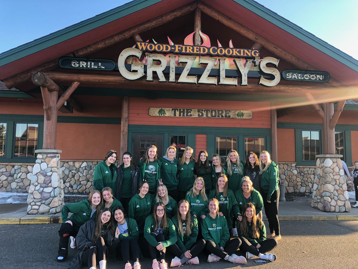 Great pre-game meal from #Grizzlys on our way down to Mankato for our first spring games tomorrow. Remember game times are 1pm and 3pm. Unfortunately no live-stream.