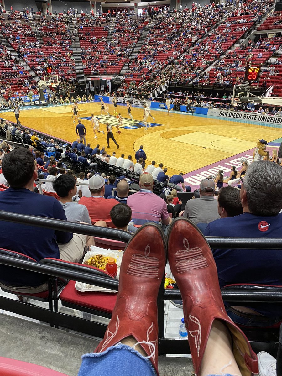 KarenCesare's tweet photo. .@AZATHLETICS @ArizonaMBB Go Cats! If you know you know! #MarchMadness #mmselfie #BearDown #BootSquad https://t.co/fU623JDpxZ