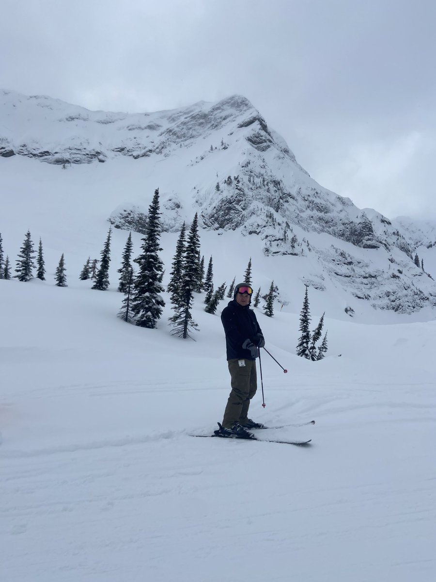 maximumenergy's tweet image. ⁦31 years ago my good buddy ⁦@Ranching4fun⁩ thought it would be fun for me for my first time skiing to start at the top of lizard bowl.  Amazingly still alive today.