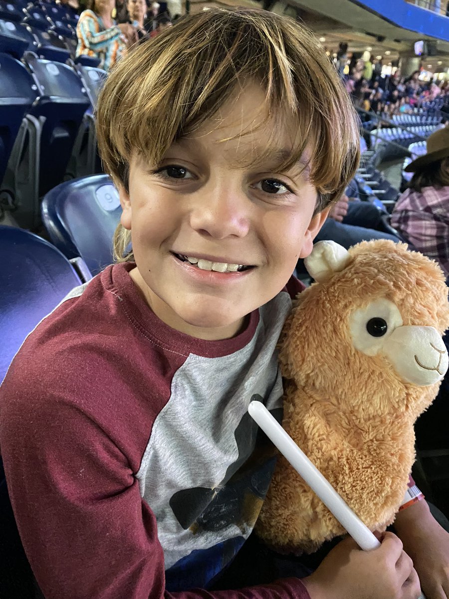 roxyepoxy12's tweet photo. #RodeoHouston https://t.co/IrRZZJKJKr